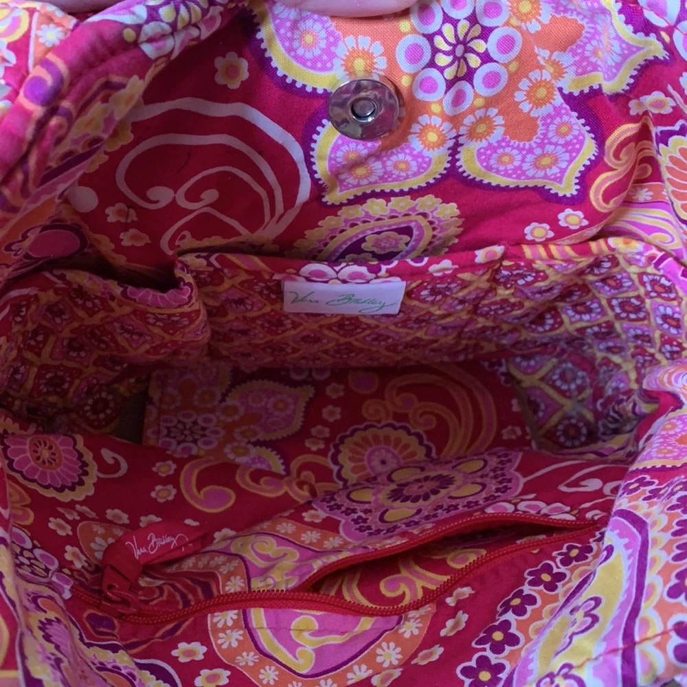 ❌SOLD❌Vera Bradley Retired Raspberry Fizz Shoulder Bag - Picture 4 of 7